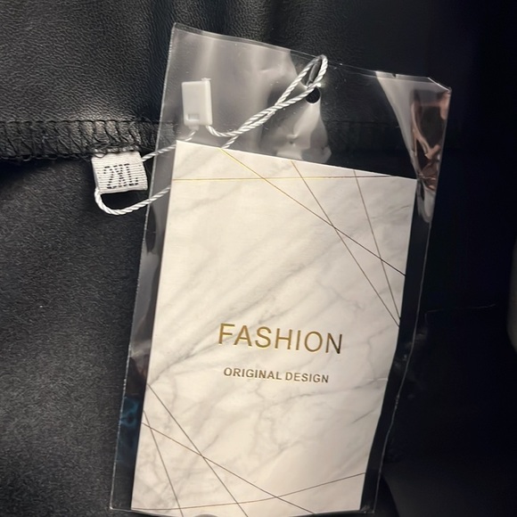 Fashion Original Design brand size 2X shorts- NWT - Picture 3 of 4